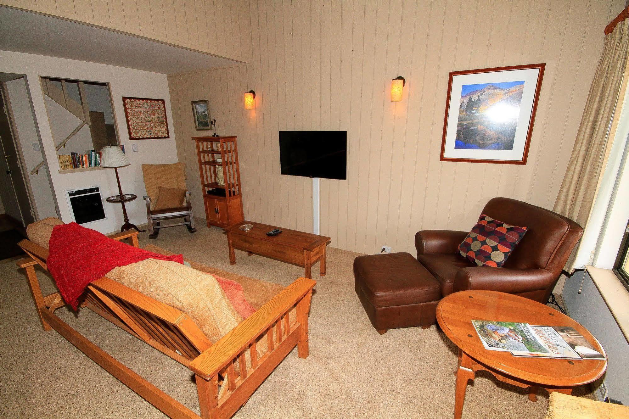 Discovery 4 Hotel