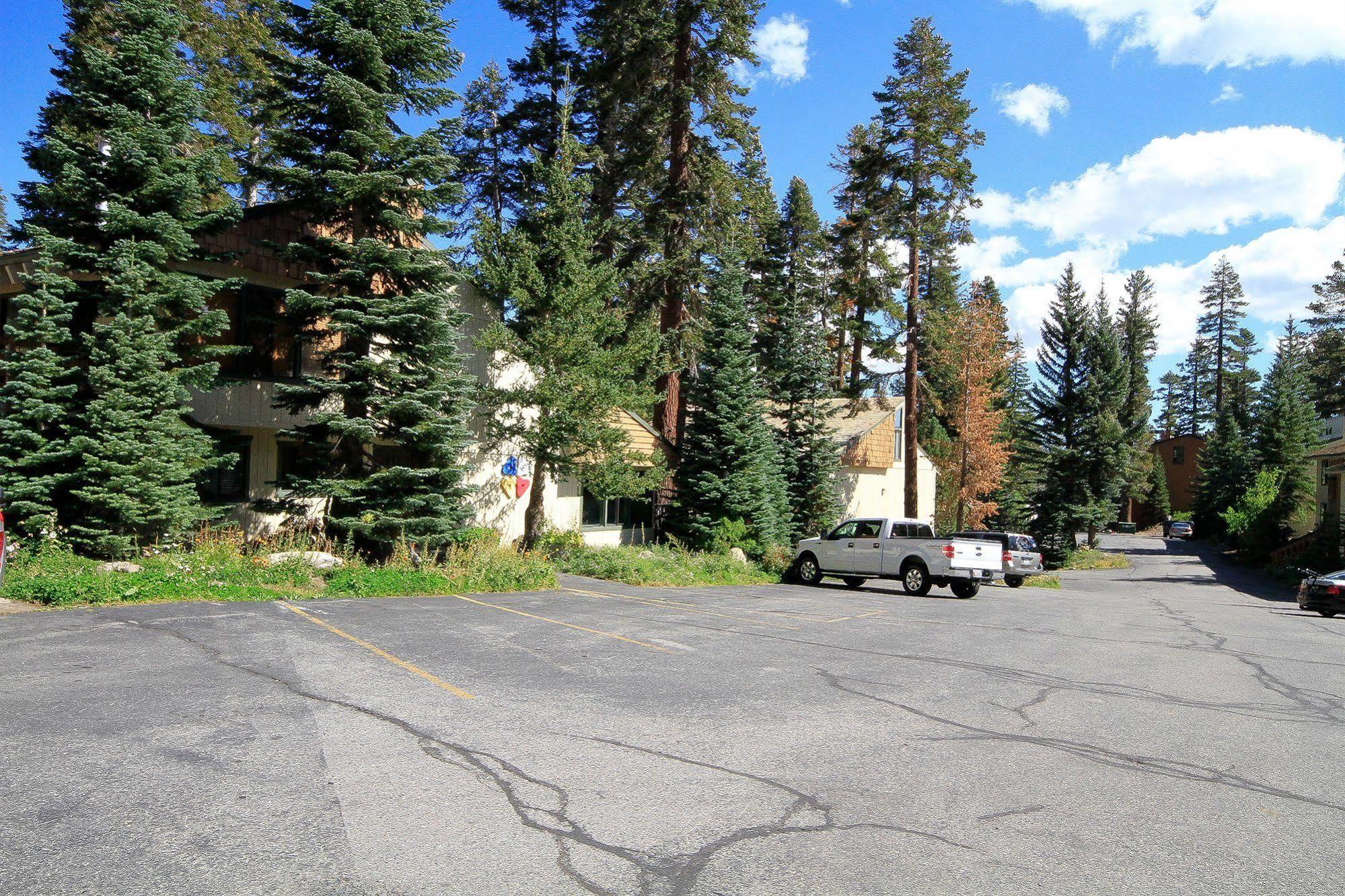 Discovery 4 Hotel 3*